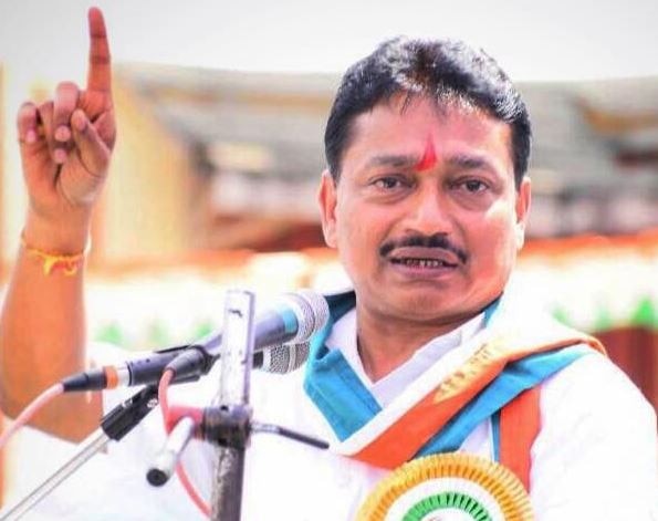 Surat: Know which paas leader ticket cut by Tushar Chaudhary in local body election Surat: તુષાર ચૌધરીએ PAASના ક્યા નેતાની ટિકિટ કપાવીને પોતાના ક્યા માણસને ટિકિટ અપાવતાં થયો ભડકો ?