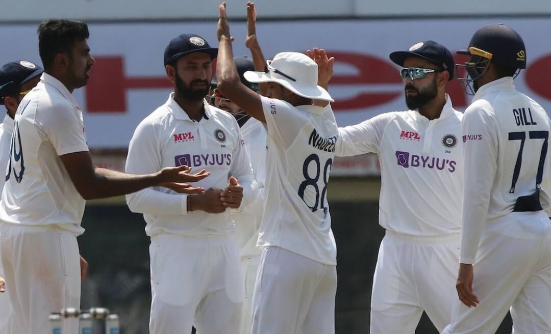 IND Vs ENG: રૂટ સહિતની અડધી ઈંગ્લેન્ડ ટીમ આઉટ, કુલ લીડ 360 મેળવી India vs England 1st Test Day 4 England loss 5 wicket in second inning IND Vs ENG: રૂટ સહિતની અડધી ઈંગ્લેન્ડ ટીમ આઉટ, કુલ લીડ 360 મેળવી