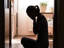 Valsad: શિક્ષકે 17 વર્ષની વિદ્યાર્થીનીના ઘરે જઈને બાંધ્યા શારીરિક સંબંધ, પછી ક્યાં ક્યાં લઈ જઈને માણ્યું શરીર સુખ ? વિદ્યાર્થીનીએ.....