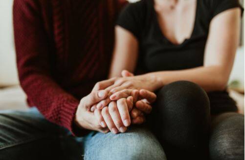 vadodara: યુવક ઓવરટાઈમનું બહાનું કાઢી પ્રેમિકા સાથે શરીર સુખ માણવા જતો, પગાર વધારે ના આવતાં પત્નિએ કરી તપાસ ને......