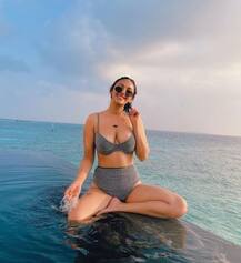 આલિયા ભટ્ટ સાથે વેકેશન માણી રહેલી ખાસ ફ્રેન્ડ આકાંક્ષા કોણ છે ? ઈન્સ્ટા પર બોલ્ડ તસવીરો જોઈ થઈ જશો દંગ