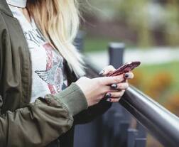 Deesa : સગીરાને કારમાં બેસાડી બિઝનેસમેન હોટલમાં લઈ ગયો, રૂમમાં નિર્વસ્ત્ર કરીને માણ્યું શરીર સુખ, સગીરાને નગ્નાવસ્થામાં જ.....