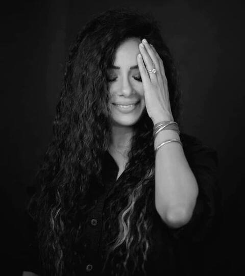 ટીવી સીરિયલ અનુપમામાં રૂપાલી ગાંગુલી ભલે એક સીધી સાદી સ્ત્રી કેમ ના હોય પરંતુ અસલ જિંદગીમાં તે એકદમ હૉટ અને ચુલબુલી છે, અને લોકોની સાથે પ્રેમથી રહેવાનુ પસંદ કરે છે. 