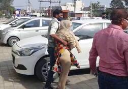 Godhara : હોટલના રૂમમાં યુવકે કરી લીધો આપઘાત, પરિવારના આંક્રદથી વાતાવરણ ગમગીન