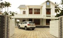 Vastu Tips: જો તમે ઘરમાં આ જગ્યાએ લગાવો છો પૂર્વજોનો ફોટો તો થઈ જાવ સાવધાન, નહીંતર.....