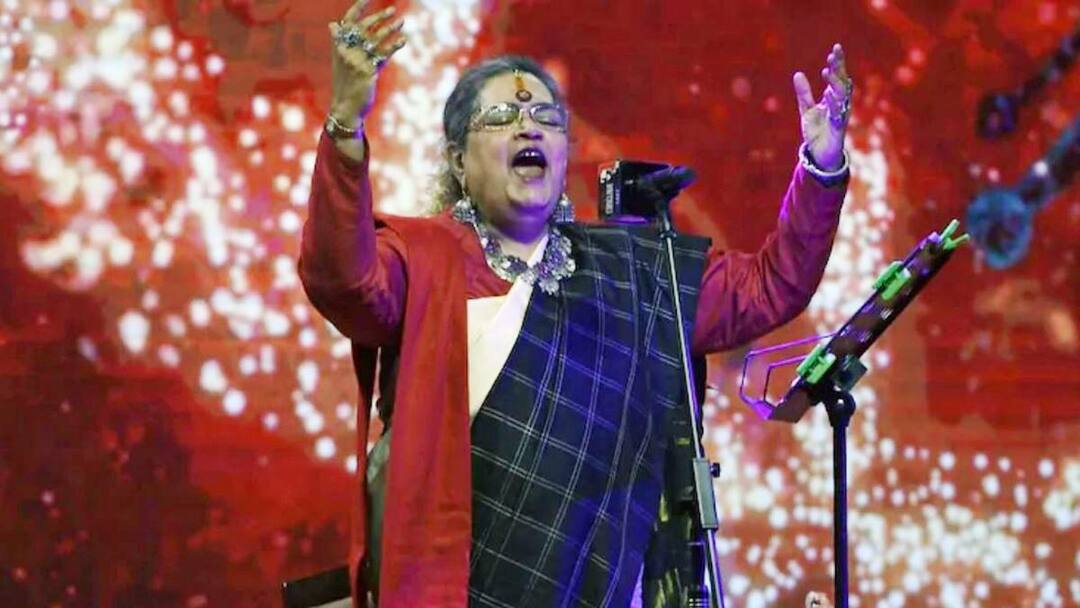 સિંગર ઉષા ઉત્થુપને હવે ‘હરે કૃષ્ણ હરે રામ સોન્ગ’ ગાવામાં ડર લાગે છે. જાણો શું છે કારણ? Playback singer usha uthup said about hare ram hare Krishna song on india conclave 2021 સિંગર ઉષા ઉત્થુપને હવે ‘હરે કૃષ્ણ હરે રામ સોન્ગ’ ગાવામાં ડર લાગે છે. જાણો શું છે કારણ?