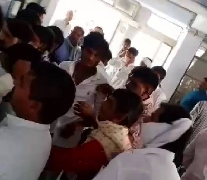 ABP News Mehsana : બહુચરાજીમાં કોંગ્રેસના બે જૂથ વચ્ચે મારામારી, ધારાસભ્ય ભરત ઠાકોર પર થયો હુમલો