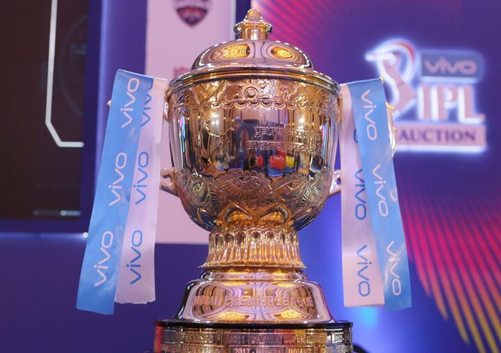 ઇન્ડિયન પ્રીમિયર લીગની 14મી સીઝન આ વર્ષે એપ્રિલ-મેમાં રમાશે. ખેલાડીઓની આગામી સીઝન માટે 18 ફેબ્રુઆરીએ હરાજી કરવામાં આવશે. આ વર્ષે હરાજીમાં કુલ 292 ખેલાડીઓનો સમાવેશ કરવામાં આવ્યો છે. ખેલાડીઓની હરાજીમાં ભારતના પૂર્વ ડાબોડી સ્પિનર દિલીપ દોશીનો પુત્ર નયન દોશી સૌથી વૃદ્ધ છે અને અફઘાનિસ્તાનના નૂર અહેમદ સૌથી યુવા ખેલાડી છે. હરાજીમાં બે કરોડ રૂપિયાના બ્રેકેટમાં સ્થાન ધરાવતાં 10 ક્રિકેટરો પર સૌની નજર રહેશે. જેમાંથી બે ખેલાડી ભારતીયો છે અને આઠ વિદેશી છે. (તસવીર સૌજન્યઃ આઈપીએલ ટ્વીટર)