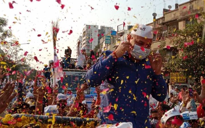 આમ આદમી પાર્ટીનો આ ભવ્ય રોડ શો જોઈ ભાજપ-કૉંગ્રેસના નેતાઓની ઉંઘ ઉડી ગઈ છે.