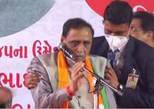 CM રૂપાણી લથડીને નીચે પડ્યા એ પહેલા લવ જિહાદનો કાયદો લાવવાનું કર્યું હતું એલાન, જાણો ક્યું વાક્ય પૂરું ના કરી શક્યા ?