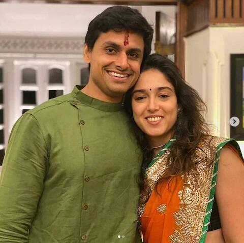 અન્ય સ્ટાર કિડસની જેમ ઇરા પણ એક્ટિંગમાં જ તેની કારર્કિદી બનાવવા માંગે છે. ઇરાએ 2019માં એક નાટકનું નિર્દેશન કર્યું હતું. જેમાં હેઝલ કિચે ટાઇટિલરની ભૂમિકા અદા કરી હતી.