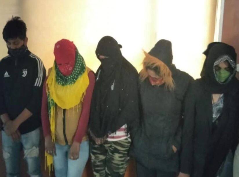 Noida police busted racket on the name of escort service Noida: શરીરસુખ માણવા ઈચ્છુકને મોકલવામાં આવતો છોકરીઓનો ફોટો, રૂમની હાલત જોઈ પોલીસ પણ ચોંકી ગઈ
