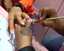 Rajkot માં યુવતીઓએ ચૂંટણી પ્રચાર માટે અપનાવ્યો એવો કિમીયો કે જાણીને થઈ જશો રોમાંચિત, જુઓ તસવીરો