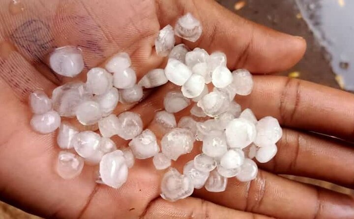 Rain with hail in Kaprada રાજ્યના આ શહેરના વાતાવરણમાં આવ્યો અચાનક પલટો, વરસાદ સાથે કરા પડ્યા