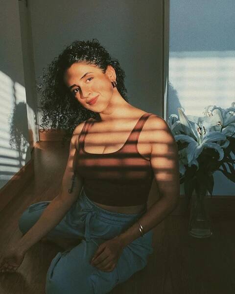   ફિલ્મ ‘બધાઈ હો’માં સાન્યાની કો-સ્ટાર રહી ચુકેલી એક્ટ્રેસ નીના ગુપ્તાએ પણ આ તસવીરો પર કમેન્ટ કરી છે. તેમણે કમેન્ટમાં  'લવલી' લખ્યું છે. (તસવીર- ઈન્સ્ટાગ્રામ)