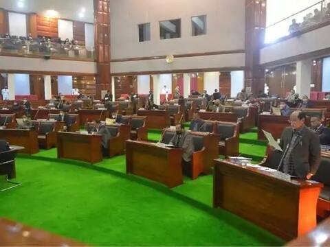 નાગાલેન્ડ વિધાનસભામાં પહેલી વખત વગાડવામાં આવ્યું રાષ્ટ્રગાન, સોશિયલ મીડિયામાં ટ્રેન્ડ થયું National Anthem, જાણો શું છે મામલો નાગાલેન્ડ વિધાનસભામાં પહેલી વખત વગાડવામાં આવ્યું રાષ્ટ્રગાન, સોશિયલ મીડિયામાં ટ્રેન્ડ થયું National Anthem, જાણો શું છે મામલો