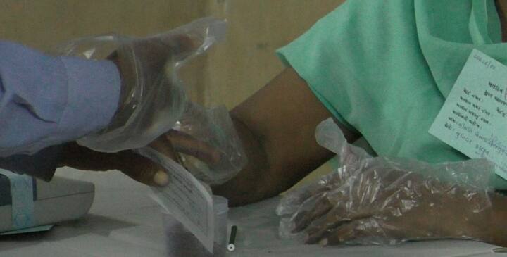 રાજકોટમાં પ્રદેશ મહિલા કોંગ્રેસના પ્રમુખ ગાયત્રીબા વાઘેલાએ મતદાન કર્યું.ગાયત્રીબા વાઘેલા વોર્ડ ન.3 ના ઉમેદવાર છે.