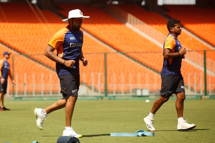  BCCIએ ટીમ ઈન્ડિયાના ખેલાડીઓની આકરી પ્રેક્ટિસના કેટલાક વીડિયો અને તસવીરો શેર કરી છે. જેમાં કોહલી, રોહિત શર્મા, હાર્દિક પંડ્યા, રિષભ પતં જેવા સ્ટાર ખૂબ પરસેવો પાડતા નજર આવી રહ્યાં છે.  (તસવીર- BCCI)