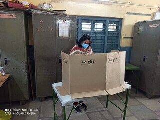 Ahmedabad Municipal Election 2021: અમદાવાદમાં કયા વોર્ડમાં કેટલું થયું મતદાન, જાણો લેટેસ્ટ આંકડા
