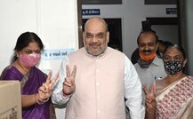 Gujarat Municipal Election 2021ઃ બપોર સુધીમાં કોણે કોણે કર્યો મતાધિકારનો ઉપયોગ, જુઓ તસવીરો