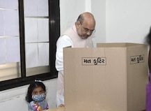 Gujarat Municipal Election 2021ઃ બપોર સુધીમાં કોણે કોણે કર્યો મતાધિકારનો ઉપયોગ, જુઓ તસવીરો