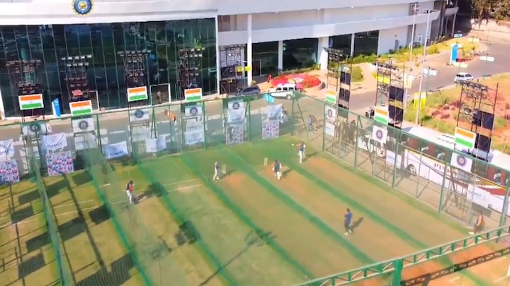 IND vs ENG: team india player nets practice at motera stadium ahead of 3rd test ભારતીય ક્રિકેટરોને પણ અત્યારે મોટેરા સ્ટેડિયમાં પ્રવેશ નહીં, ક્રિકેટરો ક્યાં પ્રેક્ટિસ કરે છે એ જાણીને આશ્ચર્ય થશે