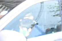 પાપા સૈફ સાથે નાના ભાઇને અને મમ્મીને મળવા હોસ્પિટલ પહોંચ્યો તૈમૂર, જુઓ તસવીરો