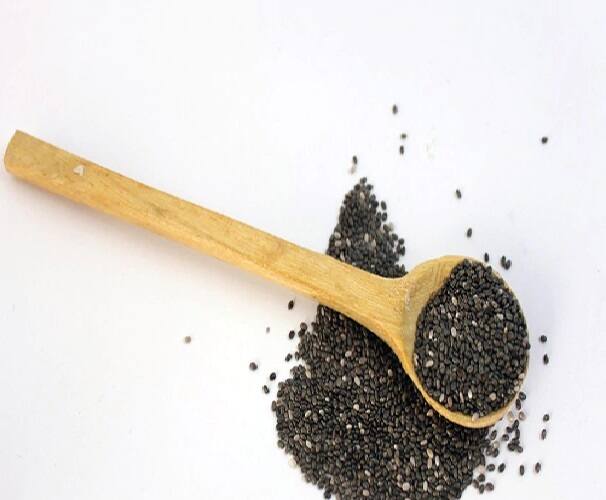 ઓલિવ ઓઇલ અને સેલ્મનમાં મોજૂદ હેલ્ધી ફેટ શરીરની ઇમ્યૂન રિસ્પોન્સને વધારે છે. ઓલિવ ઓઇલમાં એન્ટી-ઇમ્ફ્લેમેટરી ગુણ હોય છે. જે હાર્ટ સંબંધિત બીમારી અને ડાયાબિટિસ ટાઇપ-2ના ખતરાને ઓછો કરે છે અને વાયરસ સામે લડવામાં મદદરૂપ થાય છે