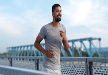 Health Tips: મહામારીમાં ઇમ્યુનિટી બૂસ્ટ કરવા ઇચ્છો છો? તો જીવન શૈલીમાં સામેલ કરો માત્ર આ 8 આદતો