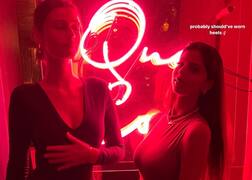 શાહરૂખની દીકરી સુહાનાએ સોશ્યલ મીડિયા પર ફરી લગાવી આગ, શેર કરી પાર્ટી કરતી બૉલ્ડ તસવીર