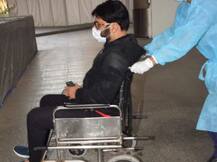 Kapil Sharma ને Wheel Chair પર જોઈ ચાહકો હેરાન, Airport પર અચાનક બધાને ચોંકાવ્યા