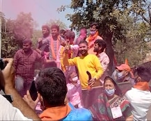 Gujarat Municipal Election Vote Counting LIVE: જીતનો જશ્નઃ અમદાવાદમાં ભાજપની જીત બાદ ઢોલના તાલે નાચી ઉઠી મહિલા કાર્યકર્તાઓ, જુઓ તસવીરો