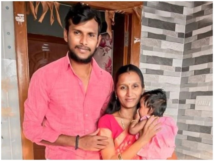 t natarajan shares photo with daughter and wife ટીમ ઇન્ડિયાના ફાસ્ટ બૉલર ટી નટરાજને શેર કરી દીકરી અને પત્નીની તસવીર, સાથે લખ્યો આ સ્પેશ્યલ મેસેજ