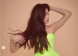 આ એક્ટ્રેસે લાખોનો ડ્રેસ પહેરીને કરાવ્યુ ફોટોશૂટ, કિંમત જાણીને રહી જશો દંગ, જુઓ તસવીરો