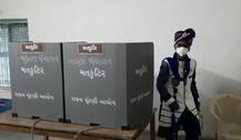 Gujarat Panchayat Election 2021: Patan માં વરરજાએ ફેરા ફરતાં પહેલા કર્યુ મતદાન, જુઓ તસવીરો