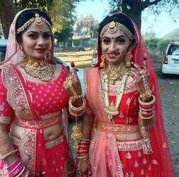 Gujarat Panchayat Election 2021: Surat ના કામરેજમાં બે સગી બહેનોએ લગ્ન પહેલા કર્યુ મતદાન