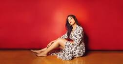 23 વર્ષની હૉટ એક્ટ્રેસનું 18 વર્ષ મોટા ડિરેક્ટર સાથે અફેર, જાણો કોણ છે આ એક્ટ્રેસ અને ડિરેક્ટર?