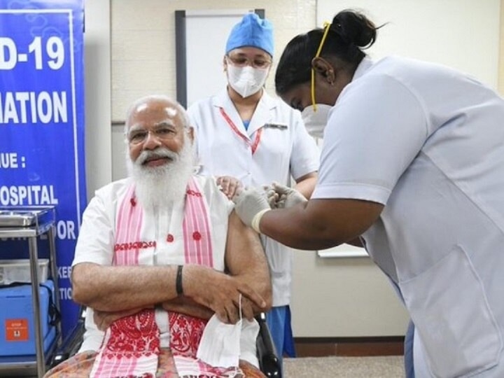 prime minister narendra modi took his first dose of covid19 vaccine at aiims delhi પ્રધાનમંત્રી નરેન્દ્ર મોદીએ એઈમ્સમાં કોરોના વાયરસની રસી લીધી