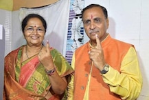 CM રૂપાણીના પત્નીએ કોરોના વાયર રસીનો પ્રથમ ડોઝ લીધો, જાણો કઈ હોસ્પિટલમાં લીધી રસી