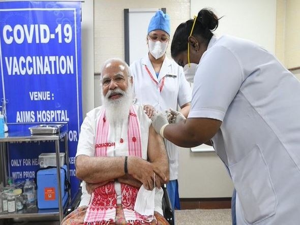 PM Narendra Modi took his first dose of the covid 19 vaccine at AIIMS Delhi today watch video પીએમ મોદીએ લીધી Corona Vaccine, જુઓ વીડિયો