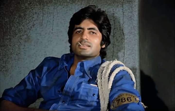 'કુલી'ના શૂટિંગ દરમિયાન ગંભીર ઇજા--   26 જુલાઇ, 1982એ ફિલ્મ ‘કુલી’ના શૂટિંગ દરમિયાન અમિતાભ બચ્ચન અને પુનીત ઇસ્સરની વચ્ચે એક ફાઇટ સીન ફિલમાવાયો હતો, તે સમયે બચ્ચનના પેટમાં ગંભીર ઇજા પહોંચી હતી. તે કોમામાં ચાલ્યો ગયો હતો, આના ઇલાજ દરમિયાન, અમિતાભ બચ્ચનને 200 ડૉનર્સથી લગભગ 60 બોટલ બ્લડ ચઢાવવામાં આવ્યુ હતુ. 