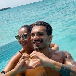 બિકીની પહેરીને બિપાશાએ વધાર્યો ઇન્ટરનેટનો પારો, પતિ સાથે માલદીવમાં વેકેશન એન્જૉય કરતી તસવીરો વાયરલ