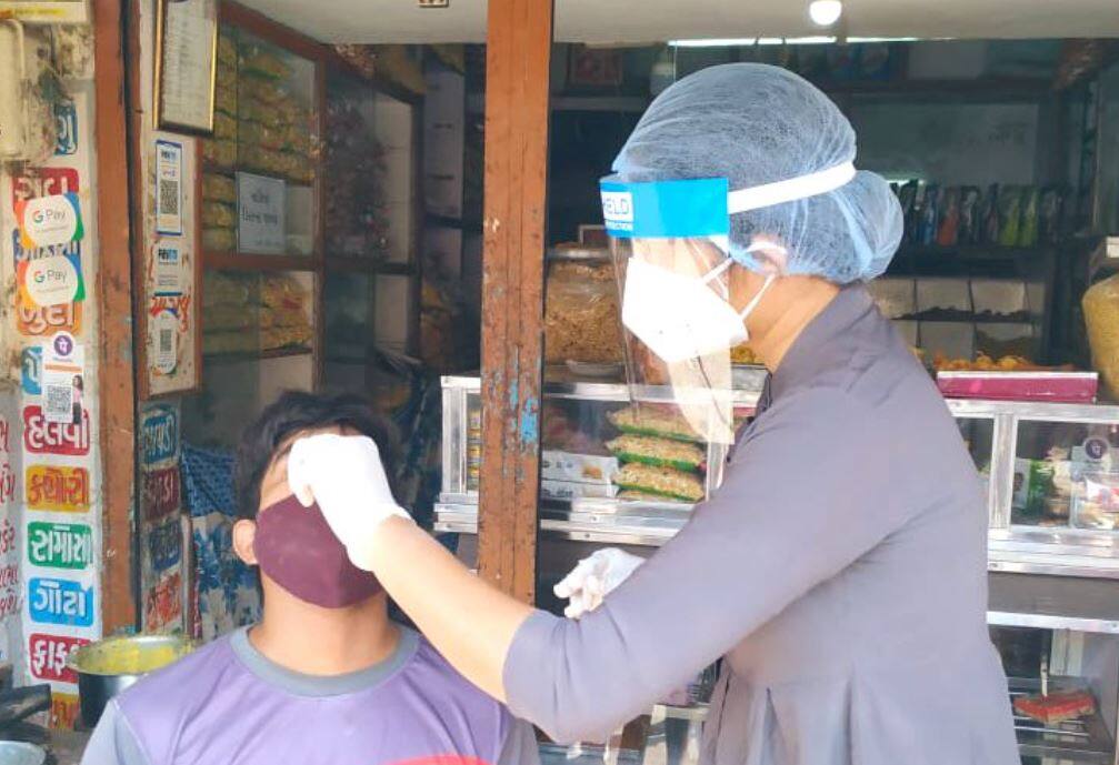 Gujarat Corona Cases: One again Ahmedabad and Surat registered highest cases in state Gujarat માં ફાટ્યો કોરોનાનો રાફડો, અમદાવાદ-સુરતની સ્થિતિ ફરી ચિંતાજનક