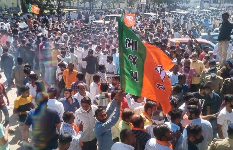 મહેસાણા જિલ્લા પંચાયતમાં કોણ કોણ ચૂંટાયા ? ક્યા પક્ષના છે સભ્ય ને મળ્યા કેટલા મત ? જાણો સંપૂર્ણ વિગત gujrat local body election 2021 result મહેસાણા જિલ્લા પંચાયતમાં કોણ કોણ ચૂંટાયા ? ક્યા પક્ષના છે સભ્ય ને મળ્યા કેટલા મત ? જાણો સંપૂર્ણ વિગત