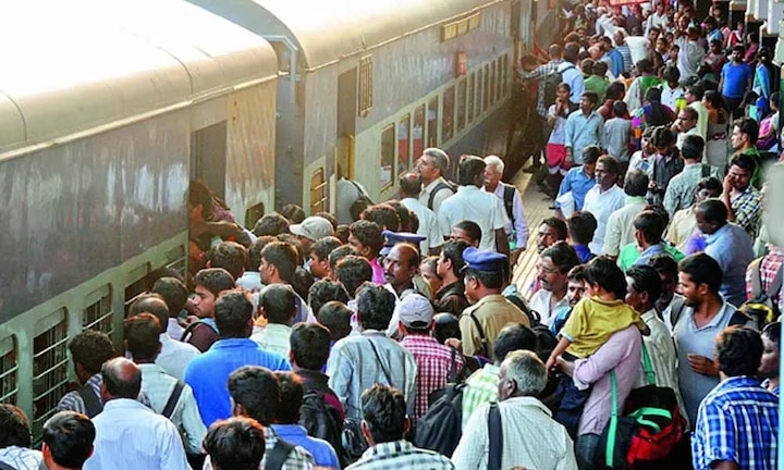 railway has increased the price of platform ticket three times will get ticket of rs 10 for rs 30 Railwayએ પ્લેટફોર્મ ટિકિટની કિંમતમાં કર્યો ત્રણ ગણો વધારો, 10 રૂપિયાની ટિકિટના હવે 30 રૂપિયા ચૂકવવા પડશે