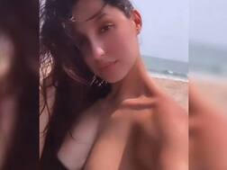 VIDEO: નોરા ફતેહીનો  બીચ પર બિકીનીમાં ગ્લેમરશ અંદાજમાં વીડિયો થયો વાયરલ, ડાન્સ ક્વિન આવા અવતારમાં જોવા મળી