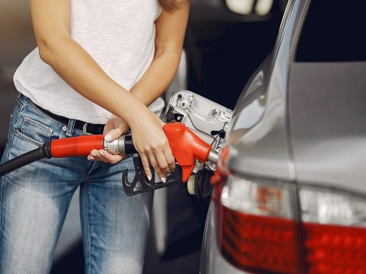 petrol diesel price may come down to 75 and 68 rupees respectively if put under gst જીએસટીમાં આવે તો પેટ્રોલ 75 અને ડીઝલ 68 રૂપિયા થઈ જશે- SBIનો રીપોર્ટ