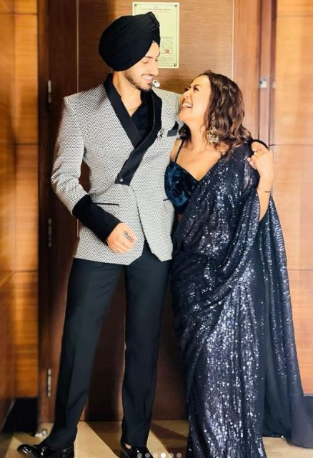 નેહા કક્કડે તસવીરોના કેપ્શનમાં લખ્યું હતું કે 'પ્યાર કરો યા પસંદ કરો.' નેહાની આ તસવીરોને જોઈને ચાહકોની સાથે સેલેબ્સ પણ રિએક્શન આપી રહ્યા છે. (Photo- Neha Kakkar instagram)