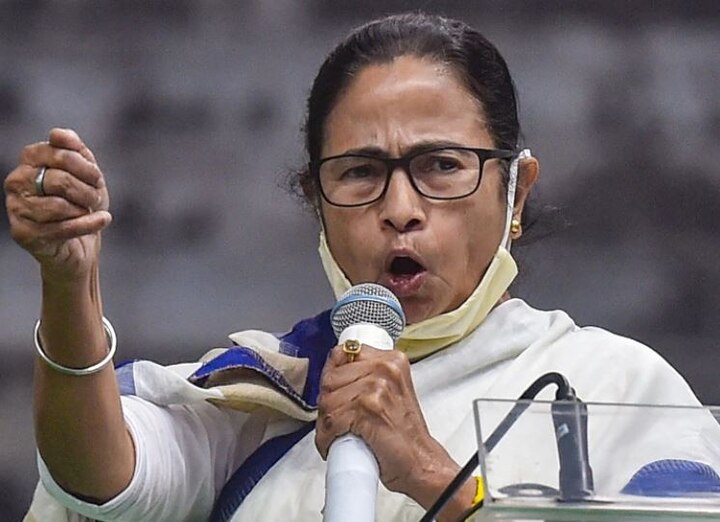 west bengal chief minister mamata banerjee leads padyatra against lpg cylinders price hike મોંઘા LPG સિલિન્ડર વિરૂદ્ધ મુખ્યમંત્રી મમતા બેનર્જીની પદયાત્રા, કહ્યું- પરિવર્તન હવે દિલ્હીમાં થશે