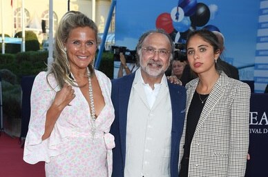 Olivier Dassault wife is Natacha Nikolajevic and daughter is actress હેલિકોપ્ટર તૂટતાં મરાયેલા ફ્રાન્સના અબજોપતિની પુત્રી છે એક્ટ્રેસ, જાણો પરિવારમાં કોને મળશે કેટલી સંપત્તિ?